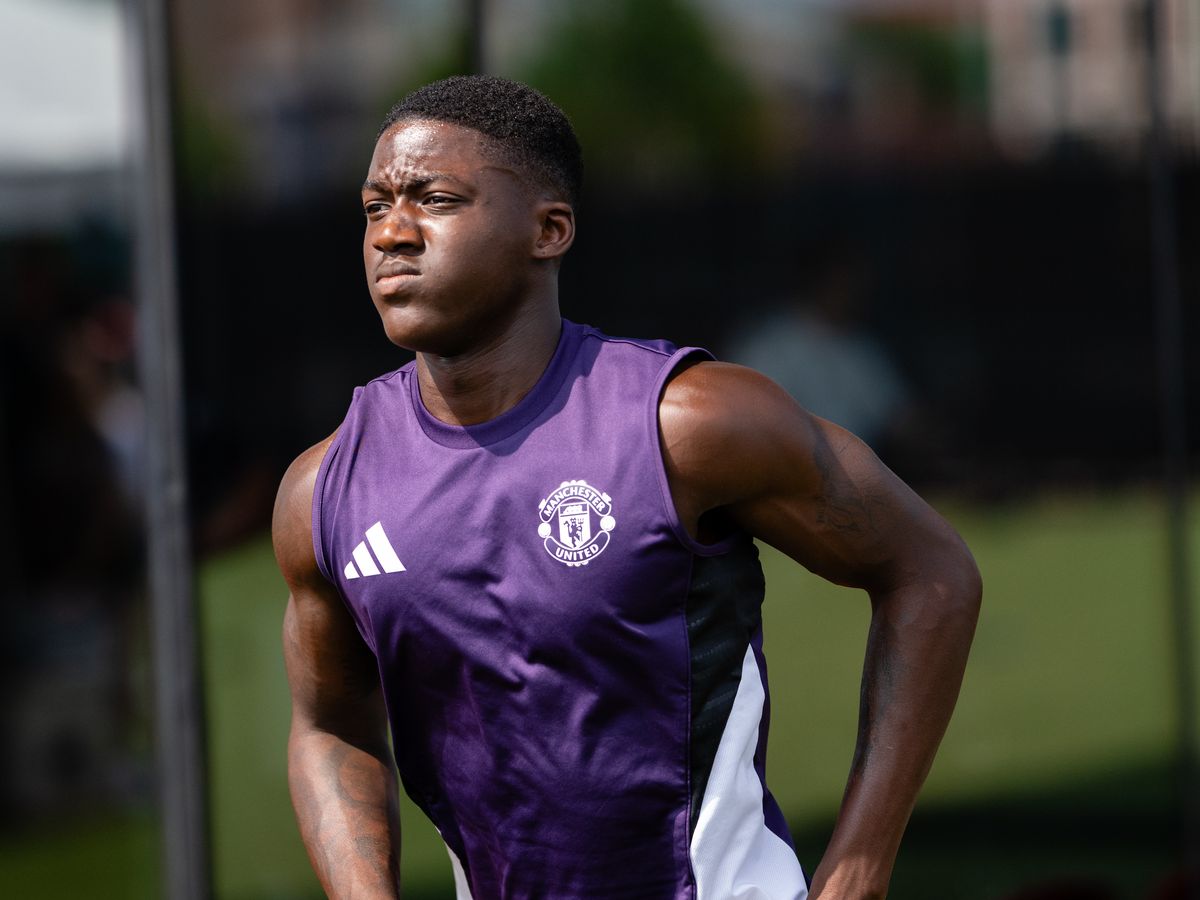 Kobbie Mainoo en difficulté chez Manchester United face à Ruben Amorim