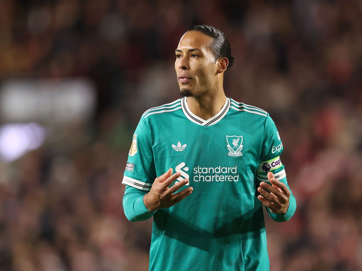 Liverpool : Van Dijk au cœur des critiques après la défaite contre Brentford