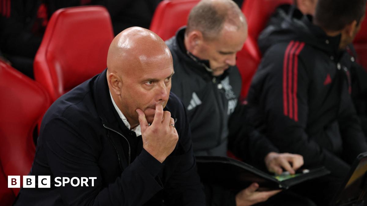 Liverpool : analyse de la stratégie d'Arne Slot face aux défis actuels