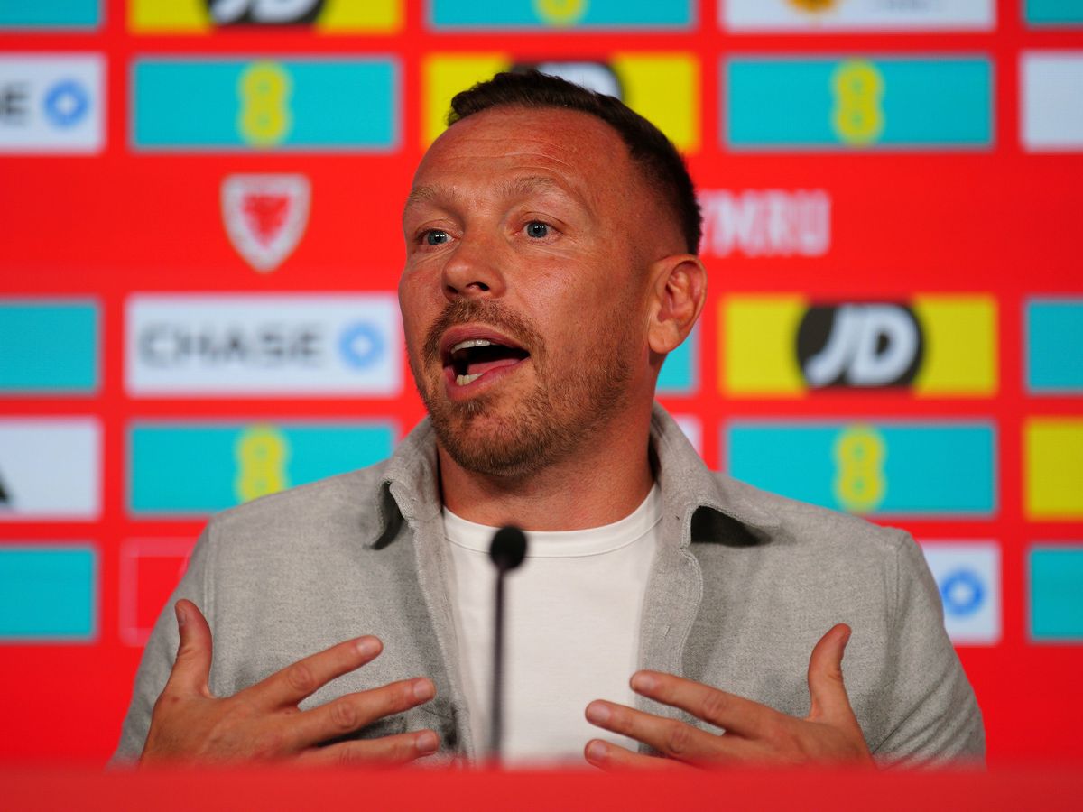 Craig Bellamy déplore la fuite d'informations sur Mikey Moore en sélection galloise