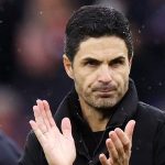 Arsenal domine Crystal Palace et prend la tête de la Premier League