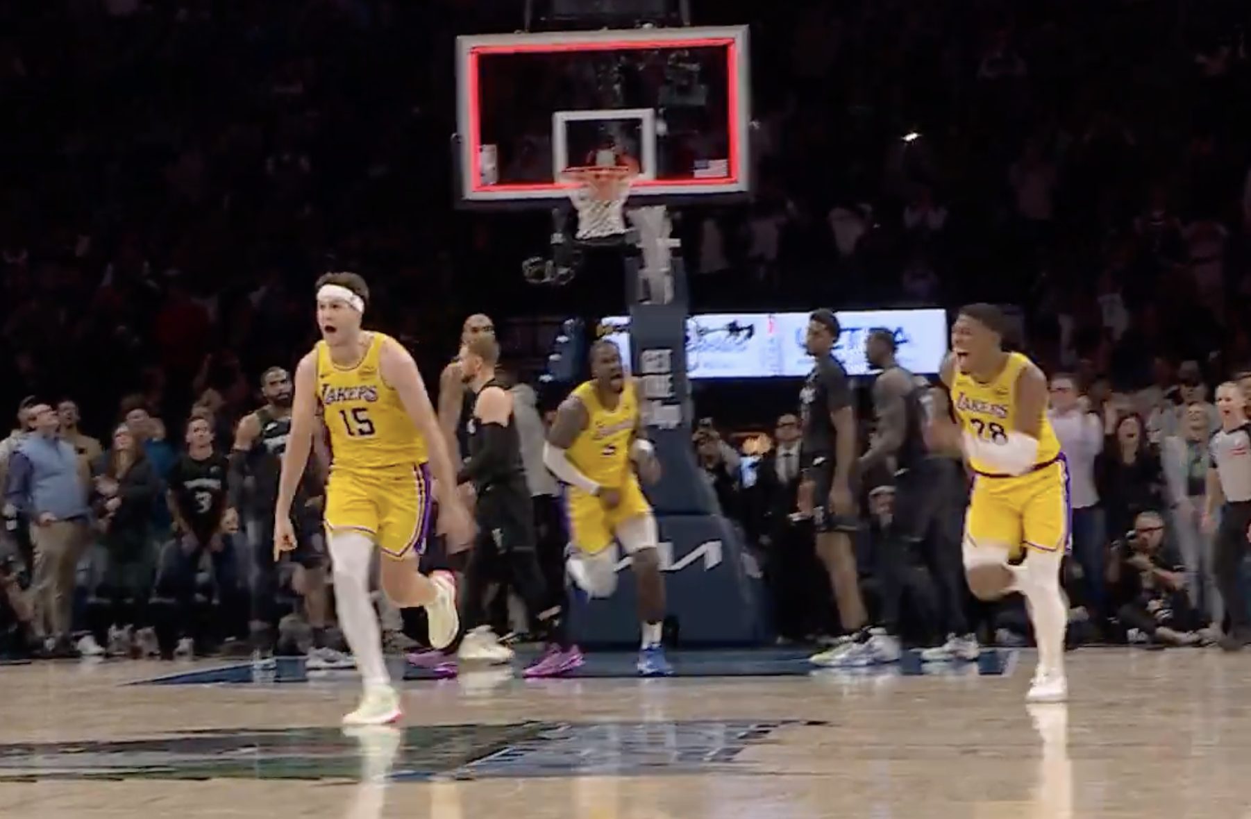 Austin Reaves: buzzer victorieux pour les Lakers face aux Wolves