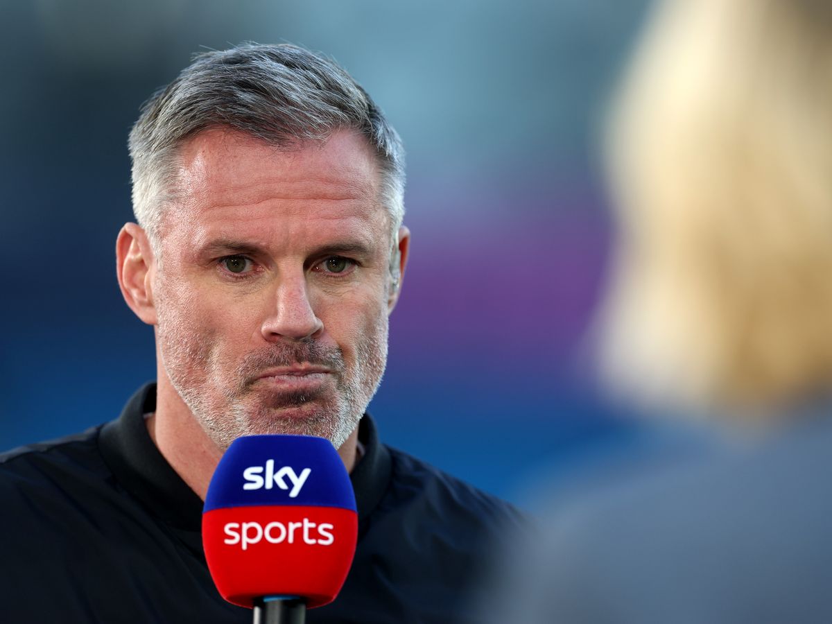 Carragher critique la stratégie de Liverpool : Ekitike, meilleur achat, sur le banc