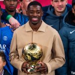 Dembélé présente son Ballon d'Or à Évreux après le Qatar
