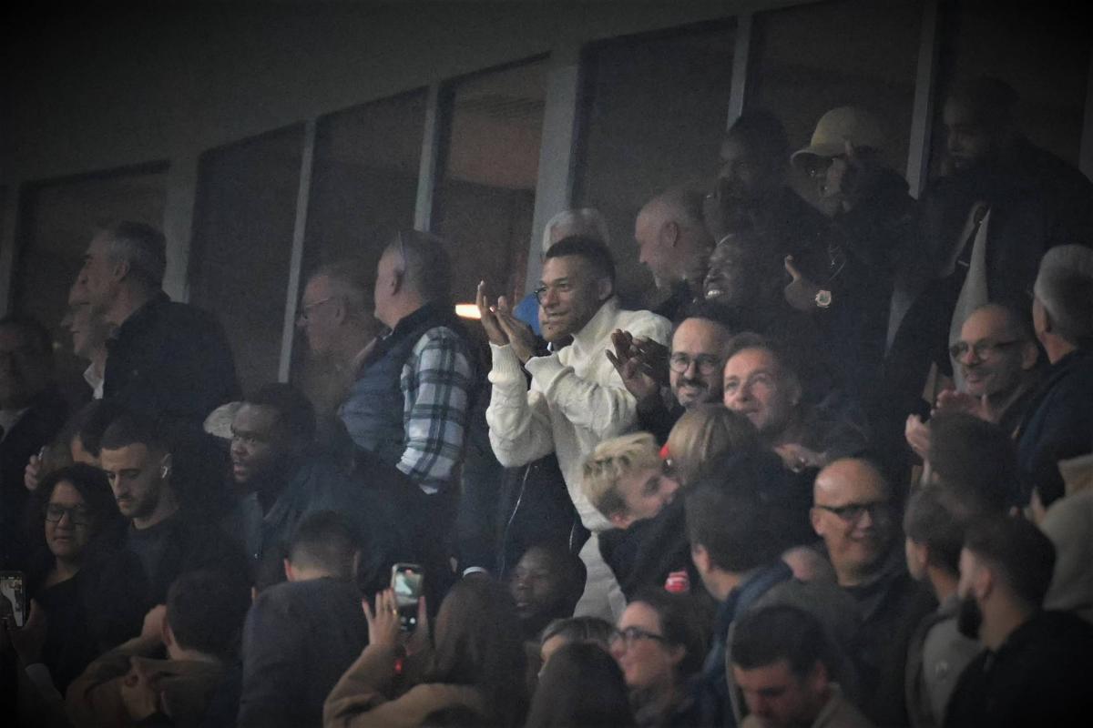 Éthan Mbappé égalise face au PSG à Lille, présence de la famille Mbappé