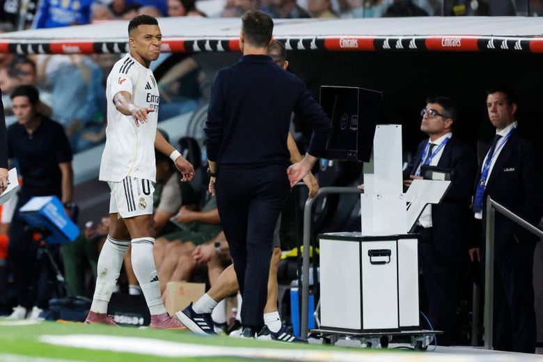 Kylian Mbappé sur le banc, blessé lors du Real Madrid - Villarreal
