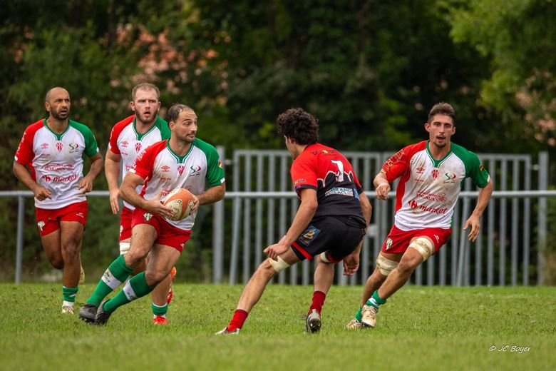 Saint-Juéry touche et mêlée