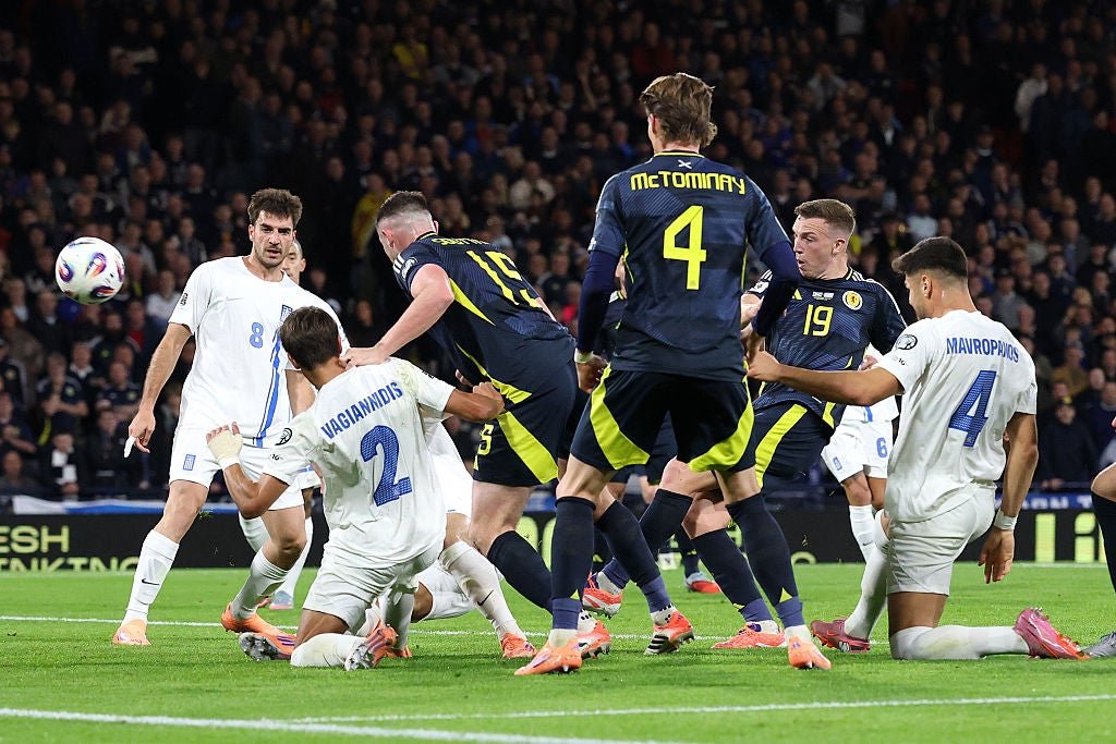 Lewis Ferguson célèbre son premier but pour l'Écosse