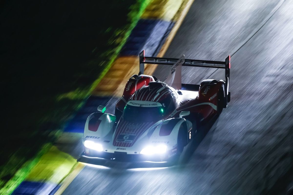 Podium Porsche et champions pilotes Campbell/Jaminet