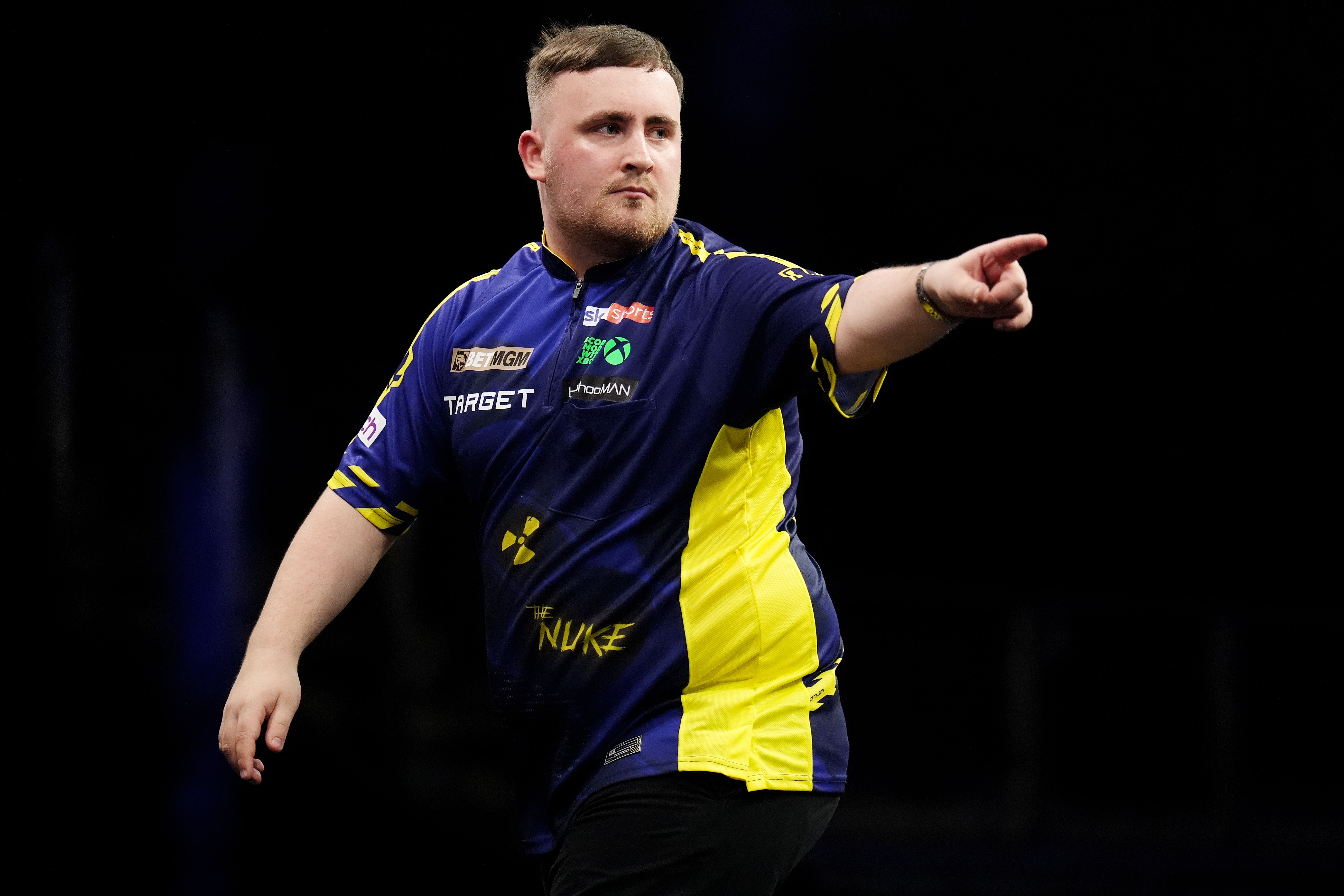 Luke Littler lors du Players Championship 32 à Wigan