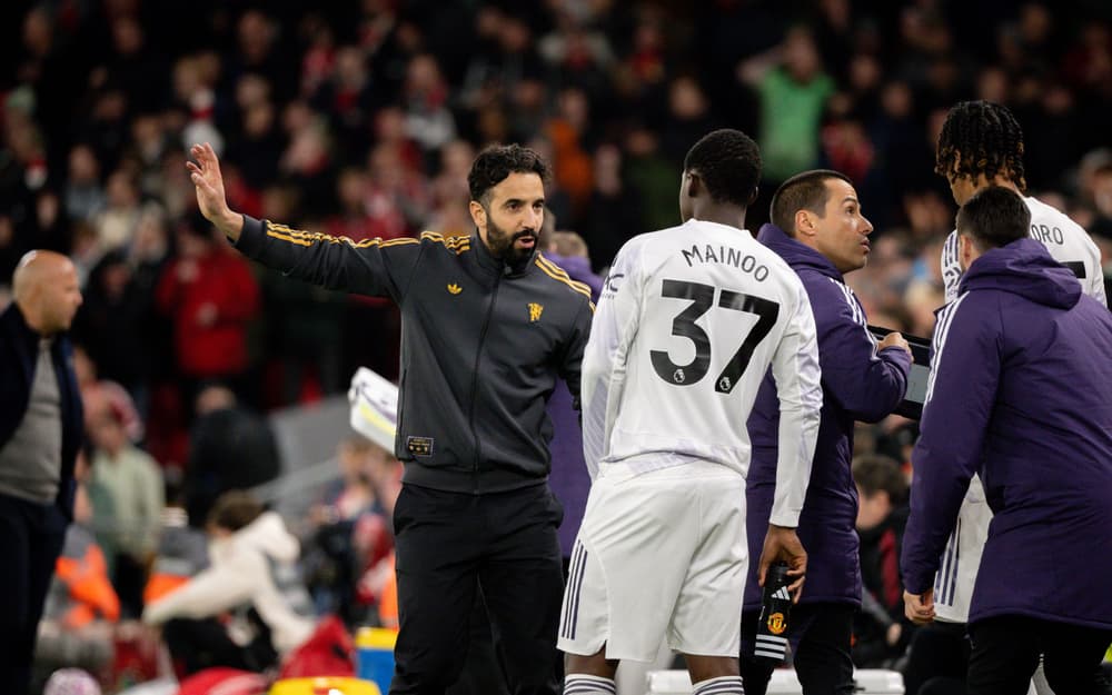 Ruben Amorim sur le banc lors du match United-Liverpool