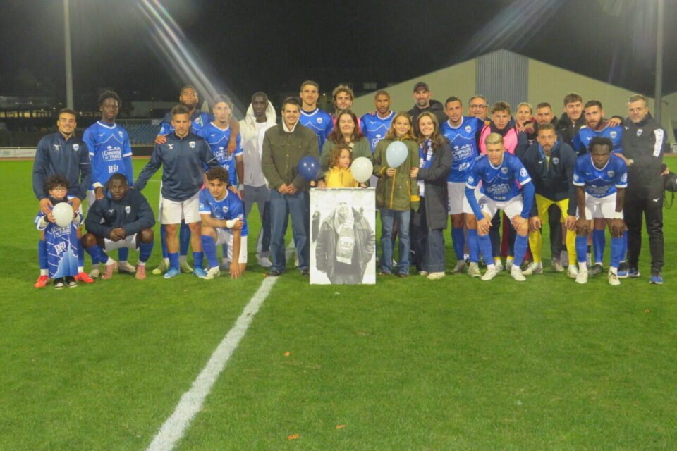 Hommage à Gilbert Guérin : les petits-enfants derrière le portrait
