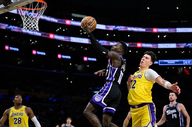 Dennis Schröder avec Sacramento contre les Lakers