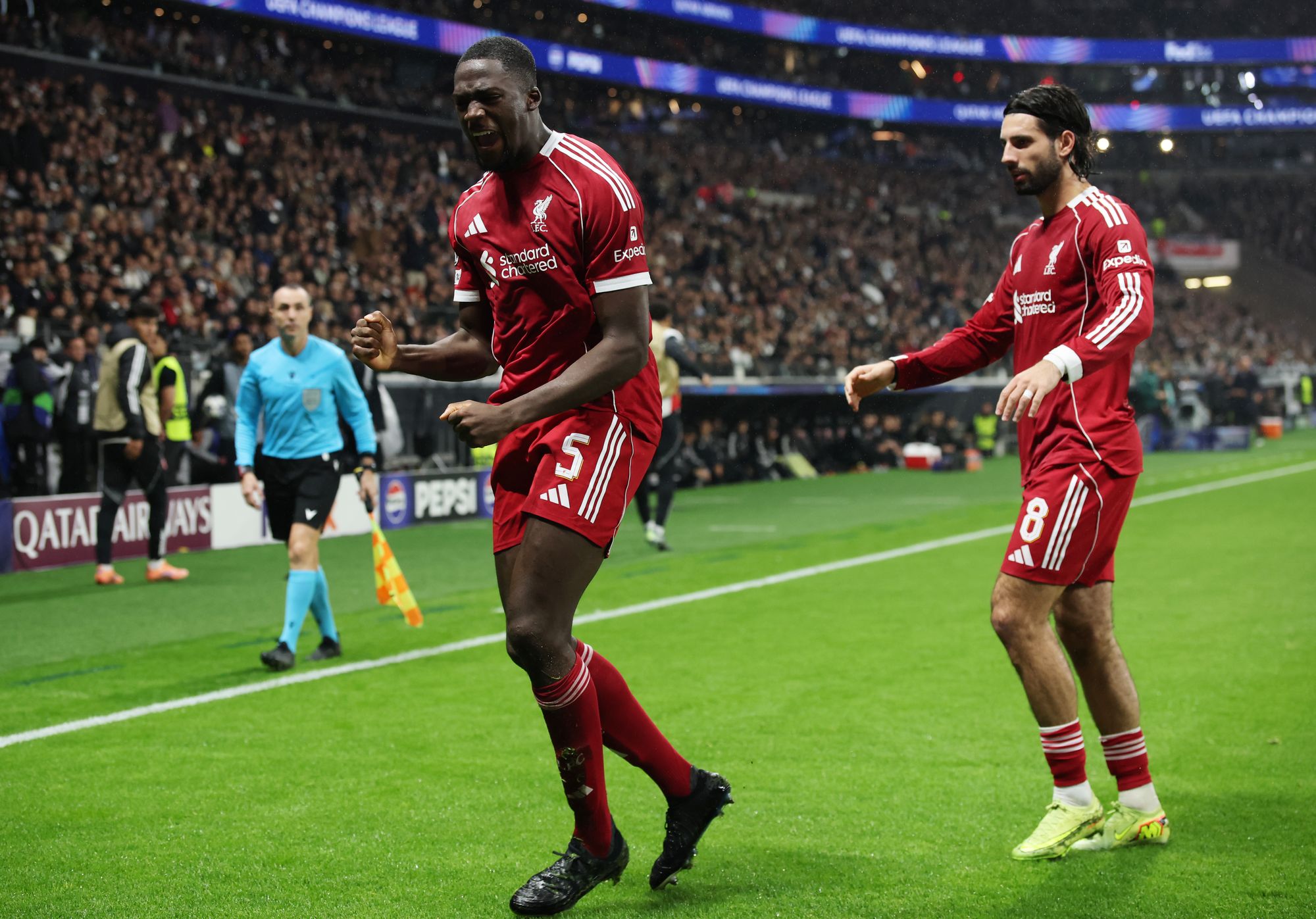 Konaté et van Dijk célèbrent un but