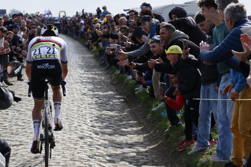 Pogacar sur les pavés de Paris-Roubaix