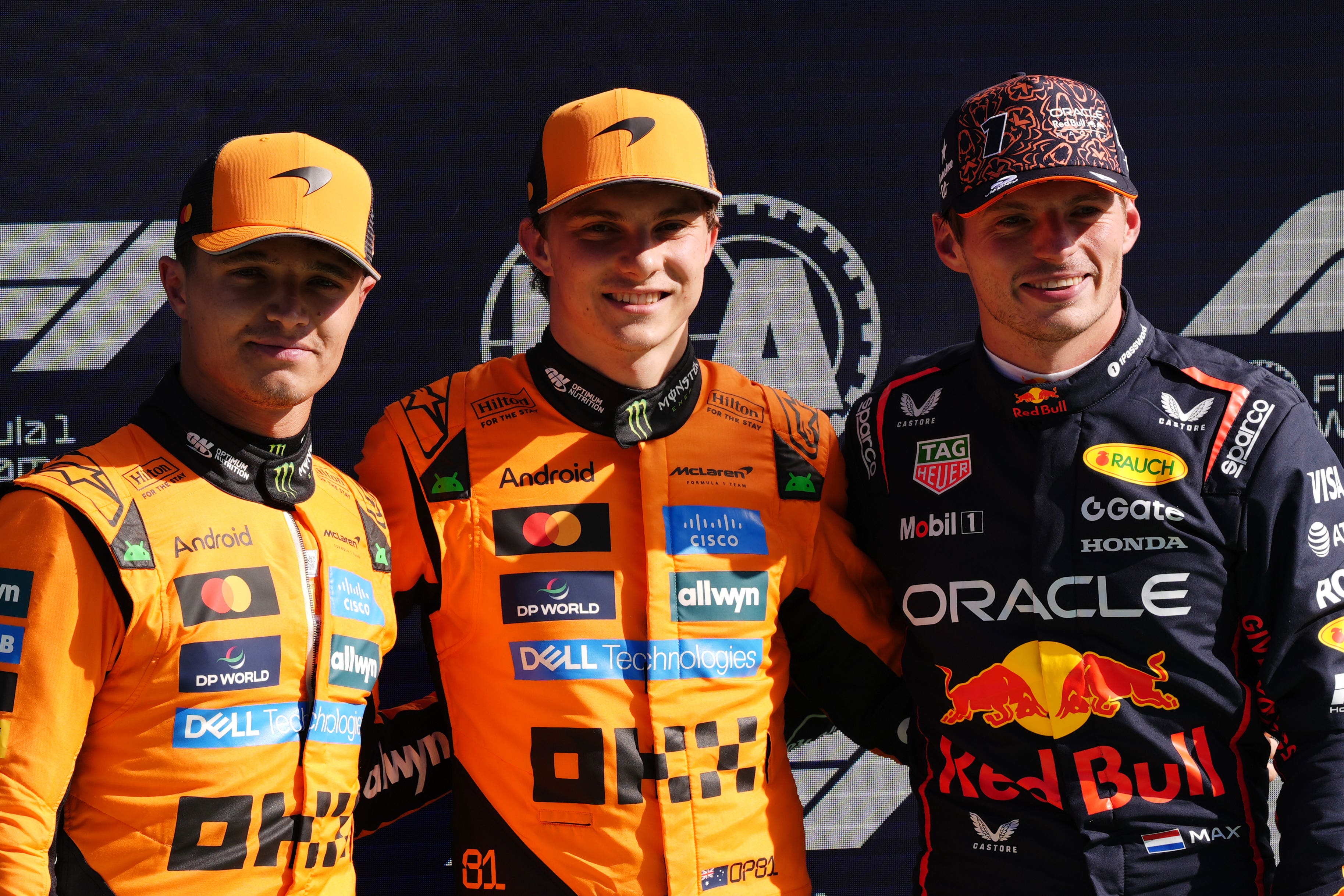 Hamilton prévient Norris et Piastri contre Verstappen implacable