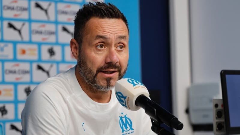 Roberto De Zerbi lors de la conférence de presse à la veille du déplacement à Lens