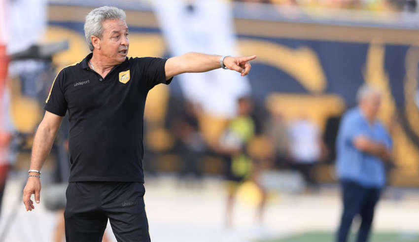 Chokri Béjaoui sur le banc