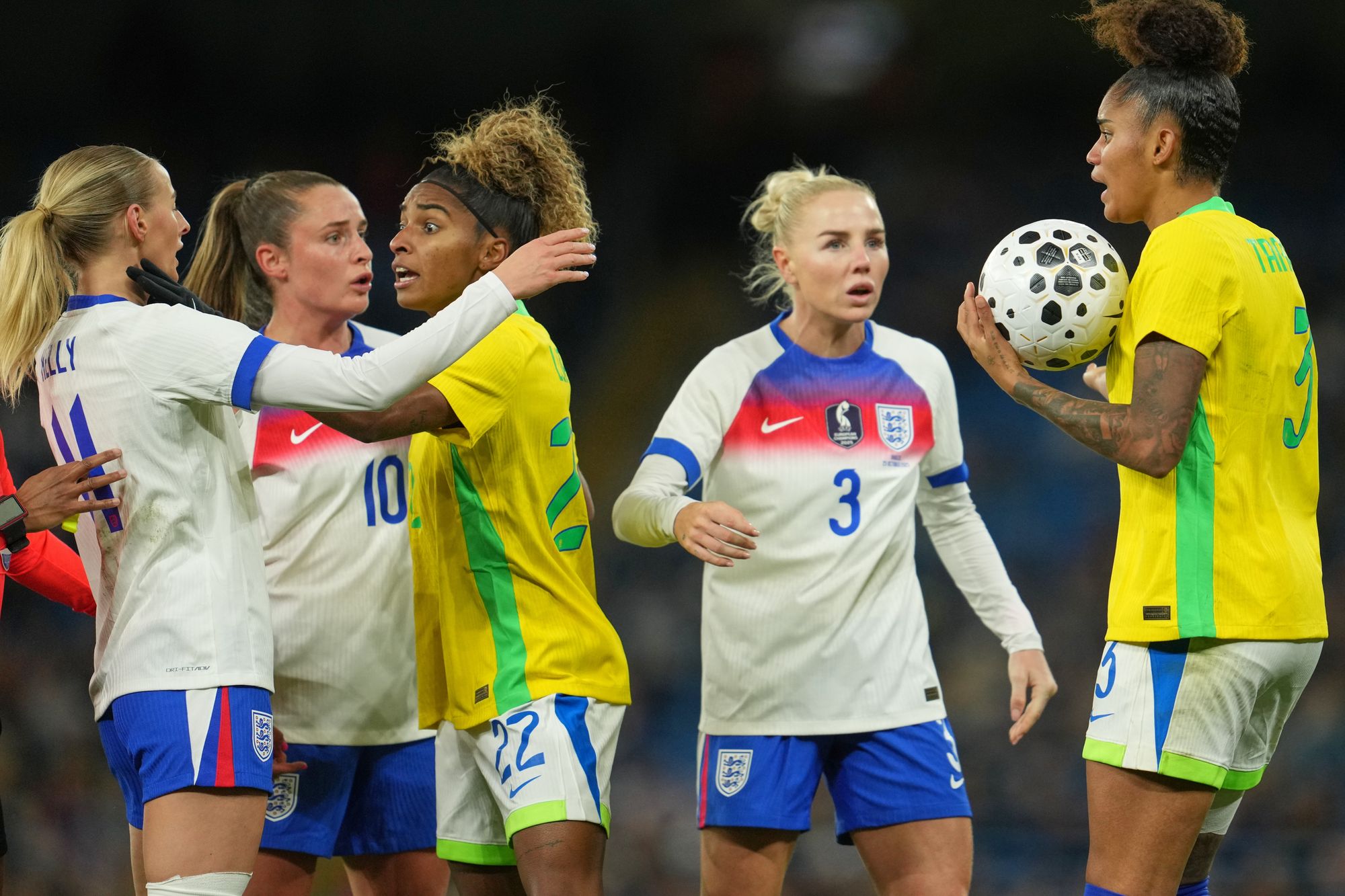 Le Brésil célèbre une victoire face au champion d’Europe