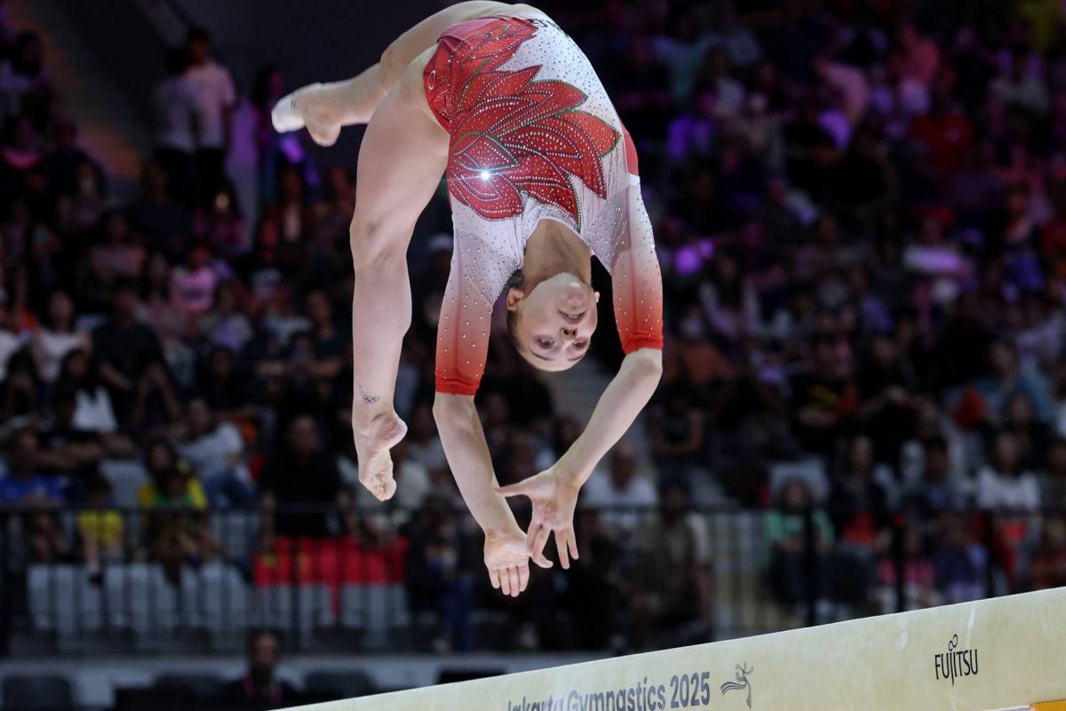Kaylia Nemour médaille d'argent à la poutre Mondiaux Jakarta 2025