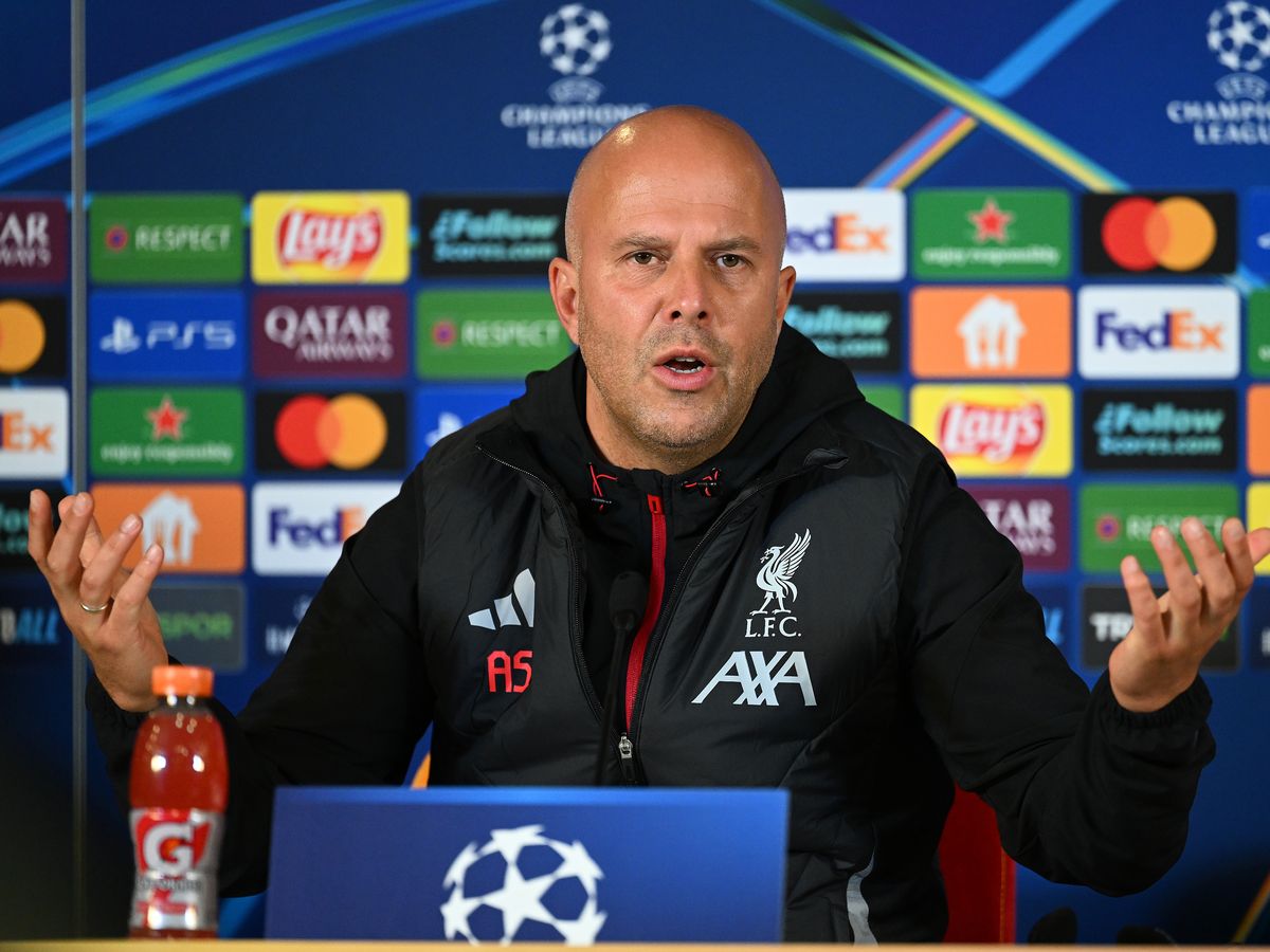 Liverpool : Klopp met en garde Arne Slot face aux défis actuels