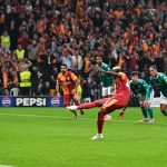 Liverpool obtient un penalty après une décision de Szoboszlai contre Galatasaray