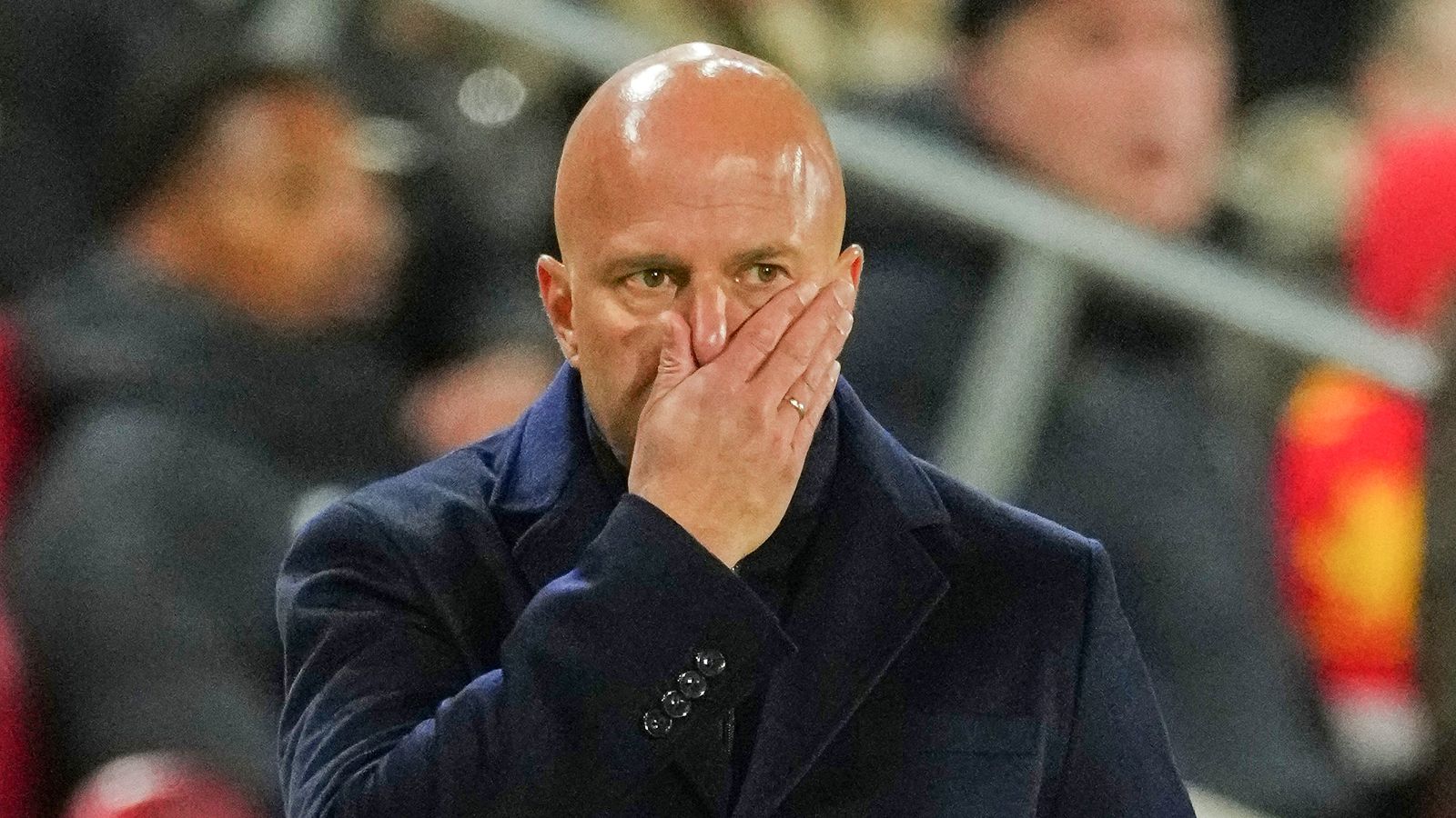 Liverpool face à une crise : réponse encore incertaine face aux stratégies adverses