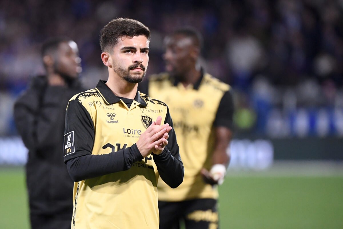 Miladinovic suspendu pour trois matches: sanction sur le Kop Sud