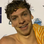 Natation: Léon Marchand bat deux records de France en petit bassin