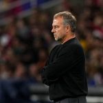 PSG-Barça : Flick, la ligne haute critiquée après la défaite