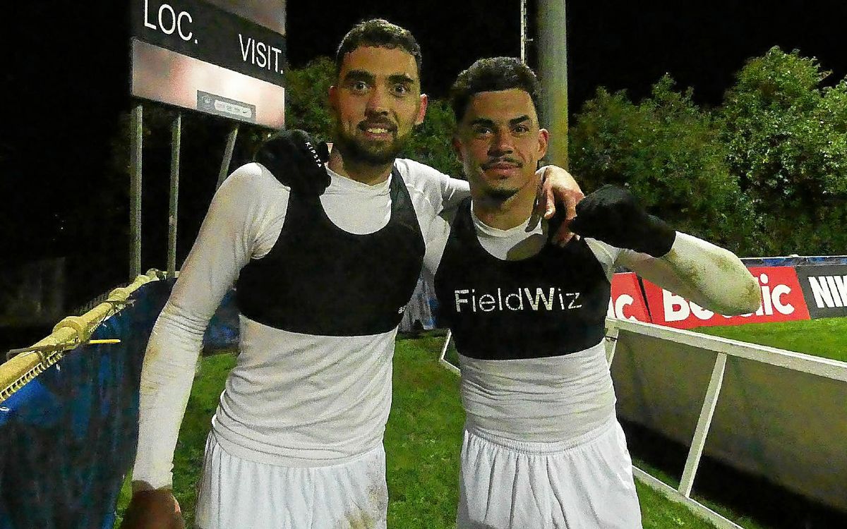 Retrouvailles entre faux frères lors du match de National 2 entre Les Herbiers et Locminé