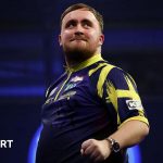 Luke Littler bat le champion en titre Mike de Decker au World Grand Prix