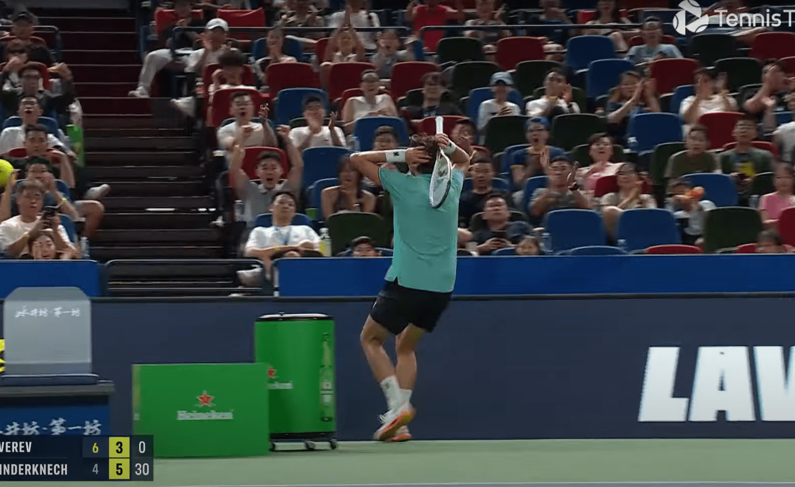 Tennis : Rinderknech bat le n°3 Zverev à Shanghai et vise les 1/8