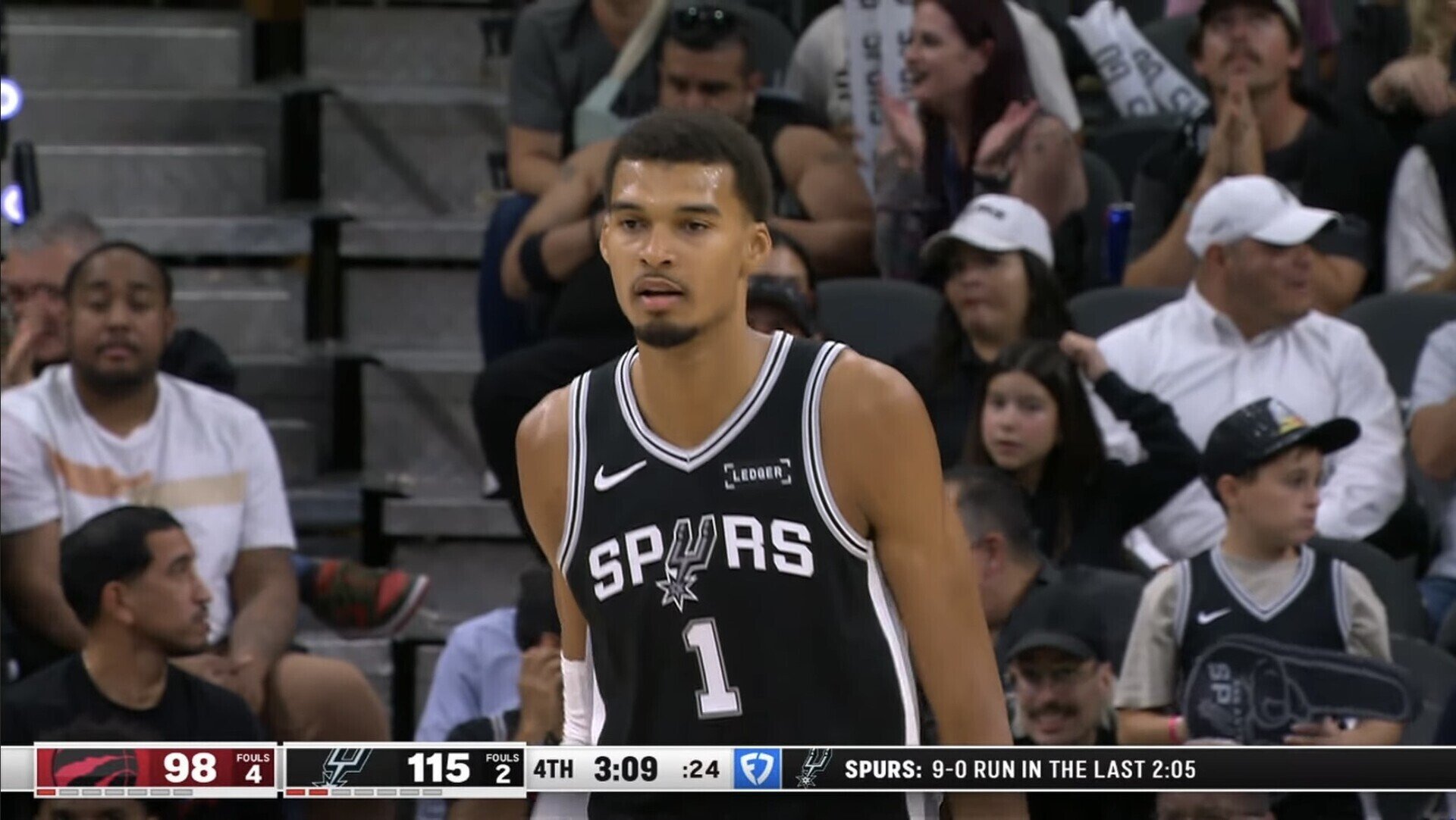 Victor Wembanyama brille face aux Raptors: 24 points et 15 rebonds