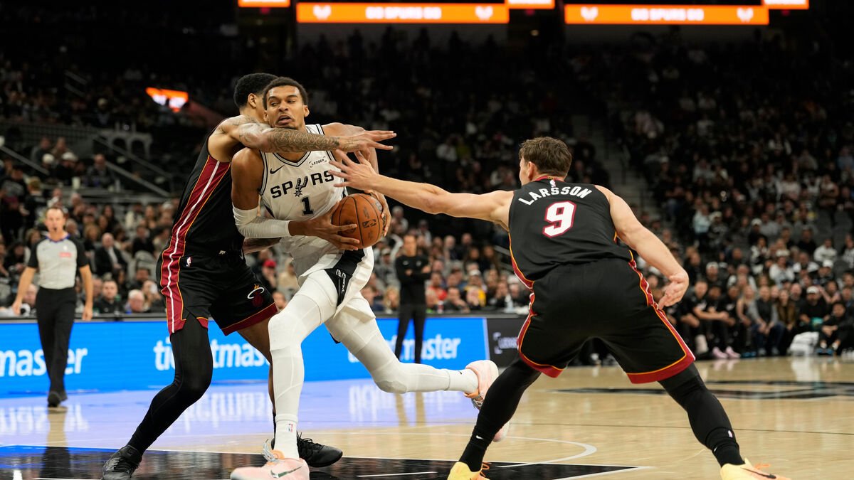 Wembanyama et les Spurs : record historique et départ parfait