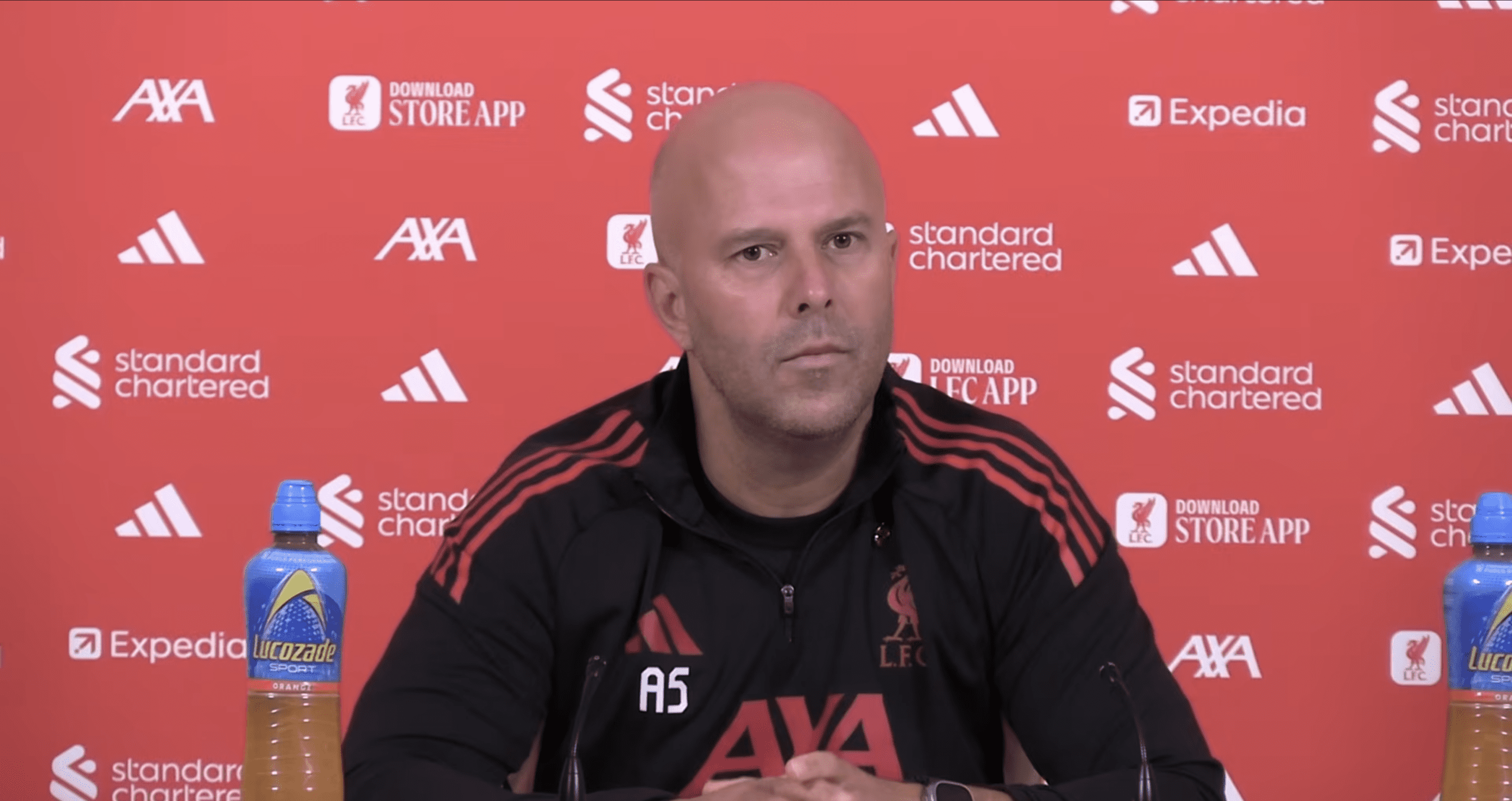 Arne Slot réagit aux critiques d'Arsène Wenger sur Wirtz et Liverpool