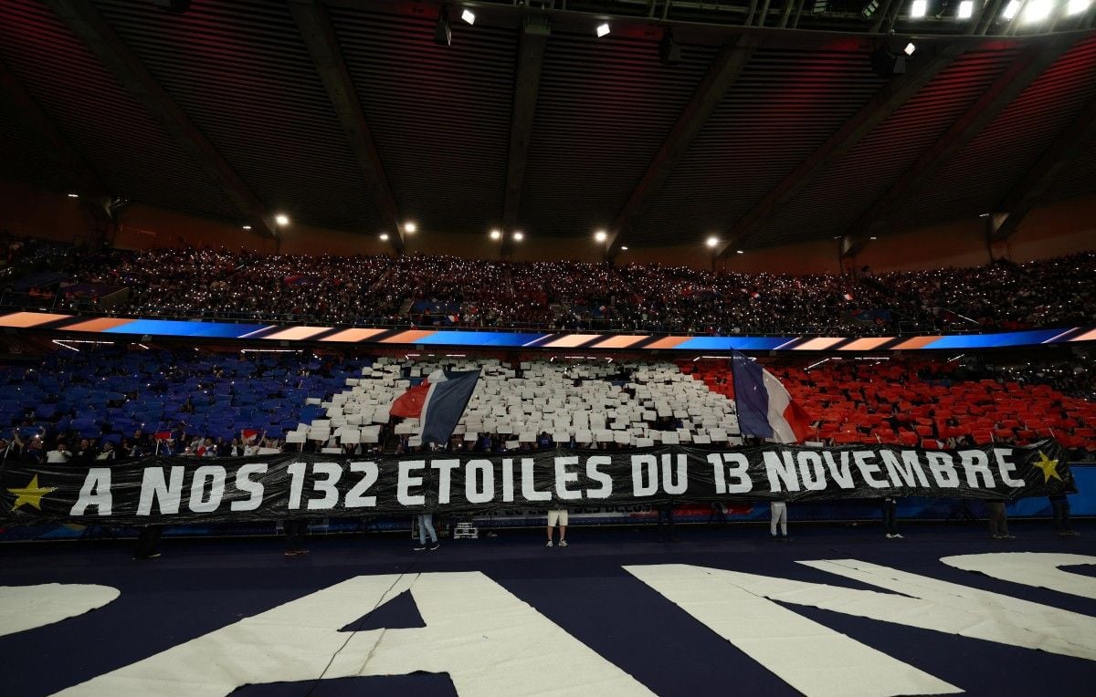 Bleus et grande communion du 13 novembre : hommage et qualification