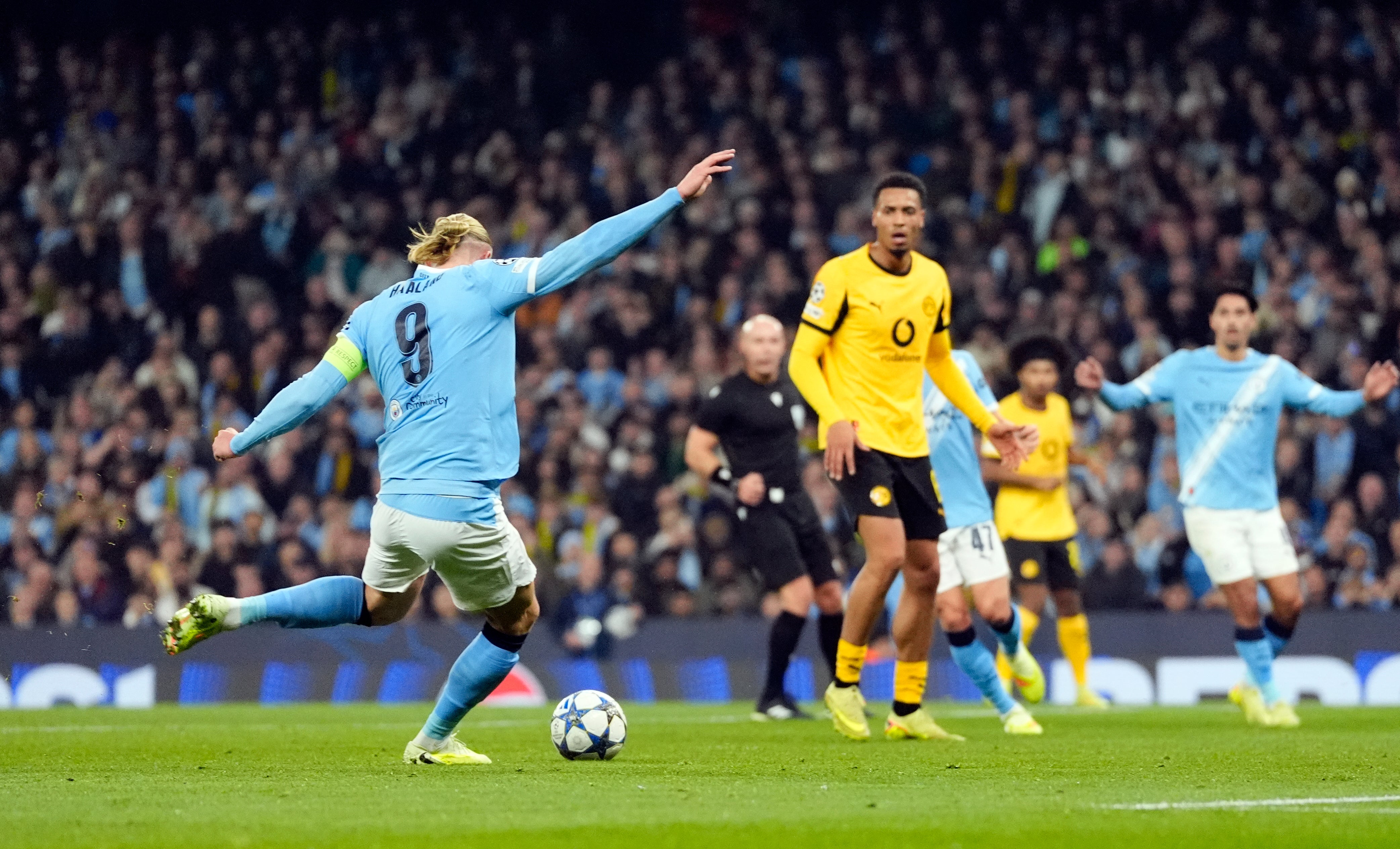 Haaland marque le deuxième but de City contre Dortmund
