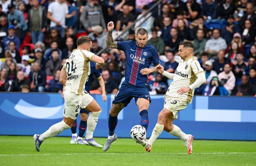 Lucas Hernandez aligné latéral gauche lors de la réception de Lens