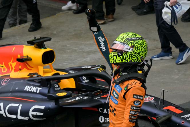 Lando Norris célèbre sa victoire au Brésil