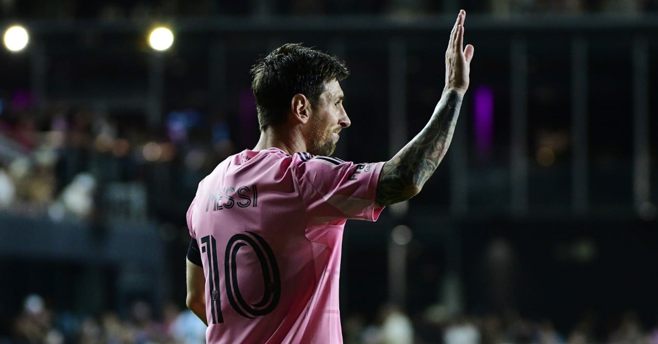 Messi retourne à Barcelone en pleine nuit (document image)