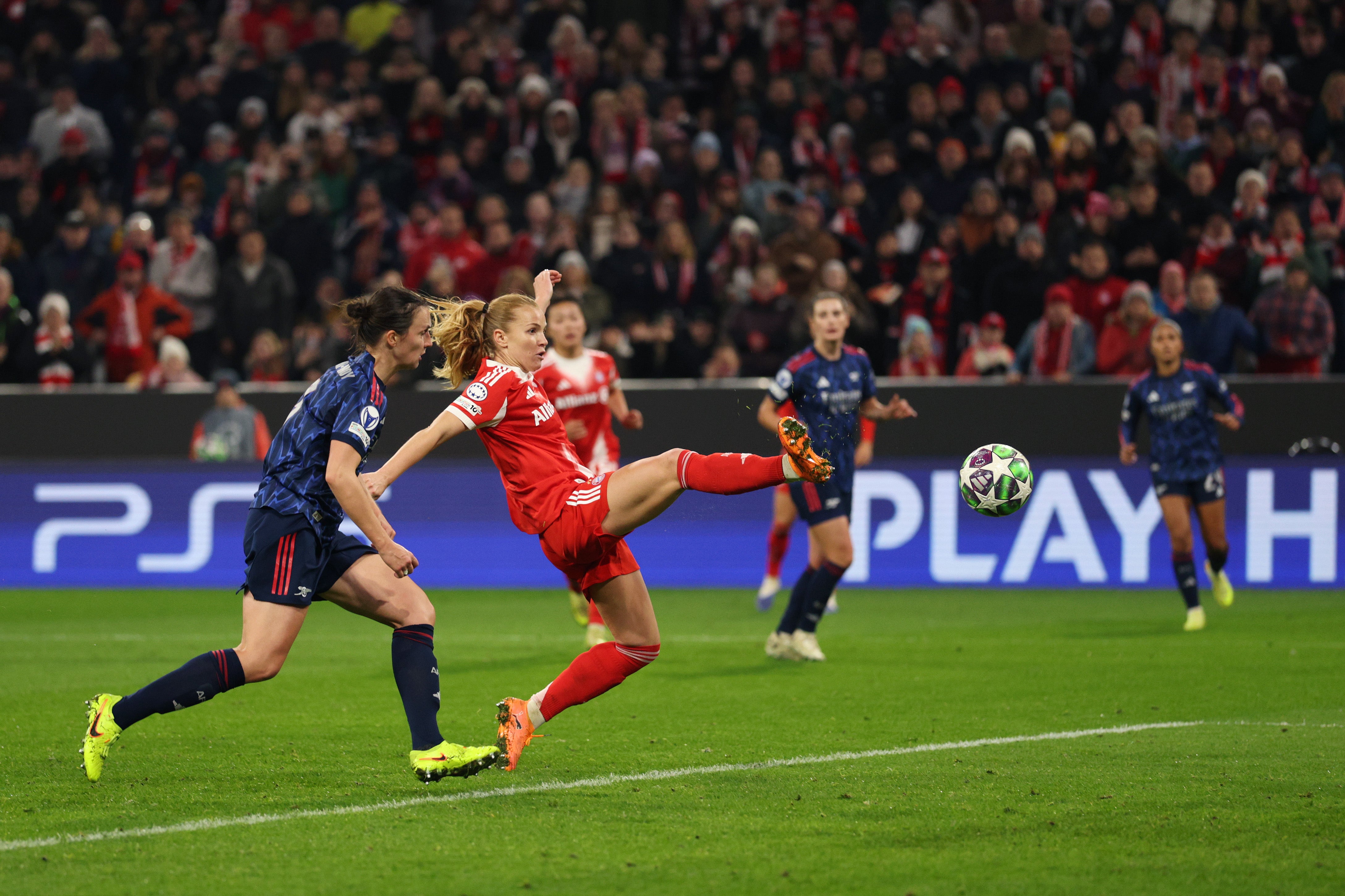 Glodis Perla Viggosdottir marque le but décisif pour le Bayern