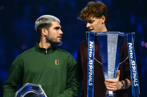 Jannik Sinner bat Carlos Alcaraz et conserve son titre au Masters ATP à Turin