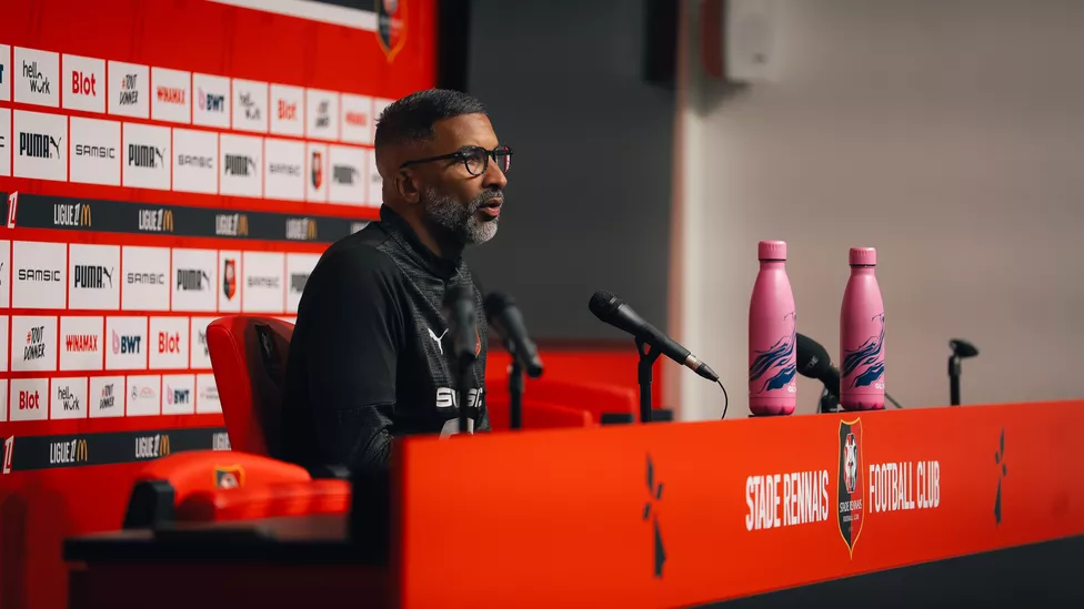 Habib Beye en conférence de presse d