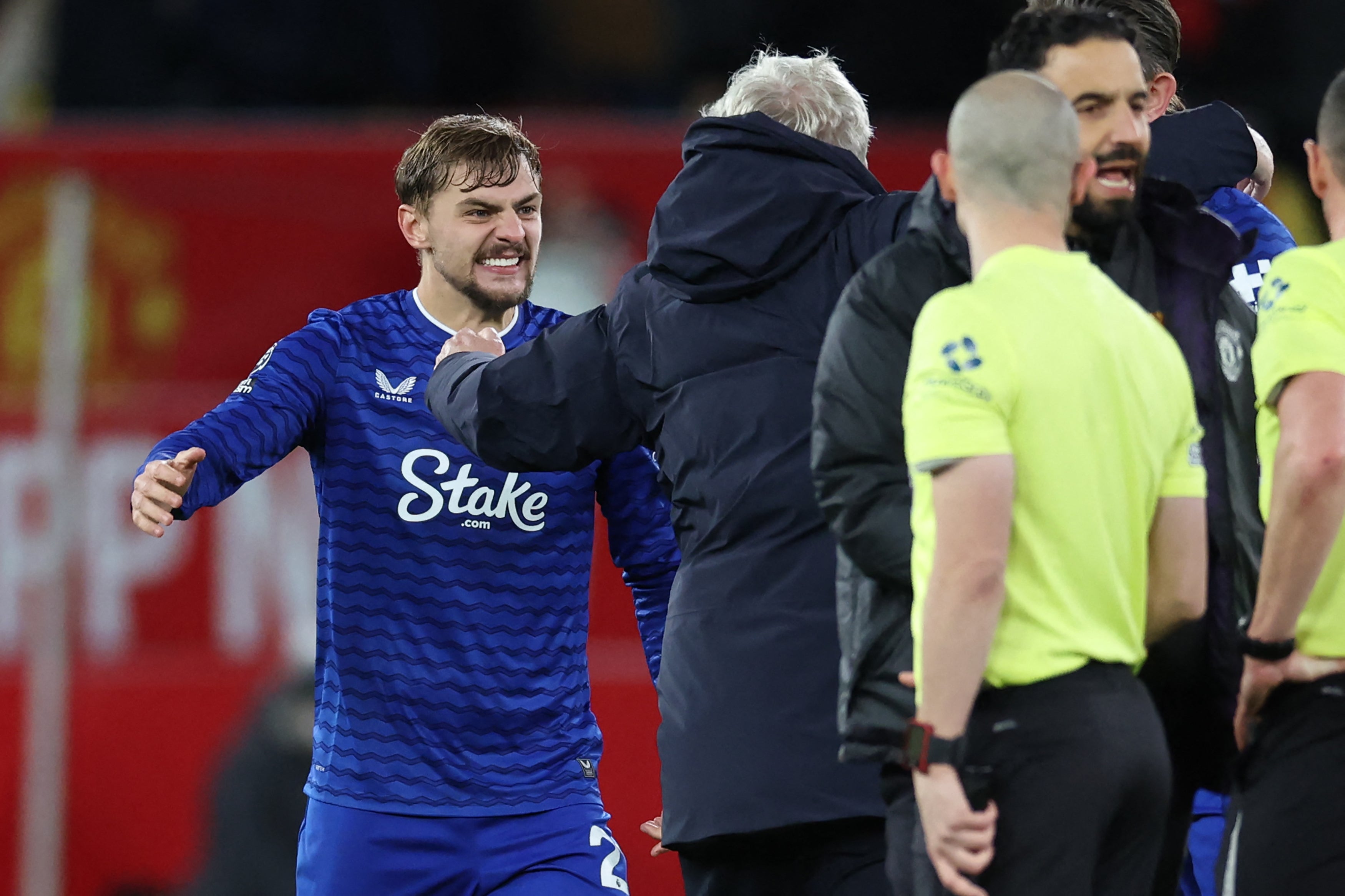 Kiernan Dewsbury-Hall a assuré une victoire historique pour Everton à Old Trafford