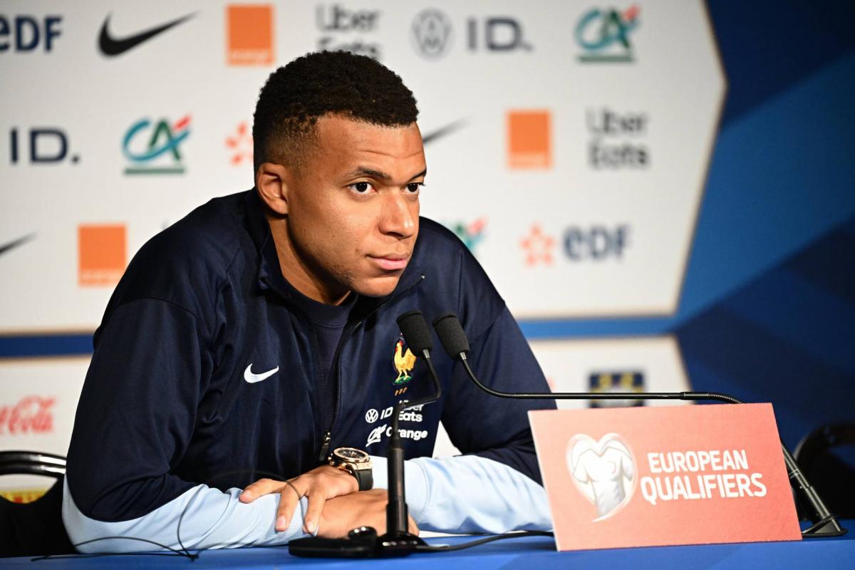 Mbappé rend hommage aux victimes du 13 novembre au nom des Bleus