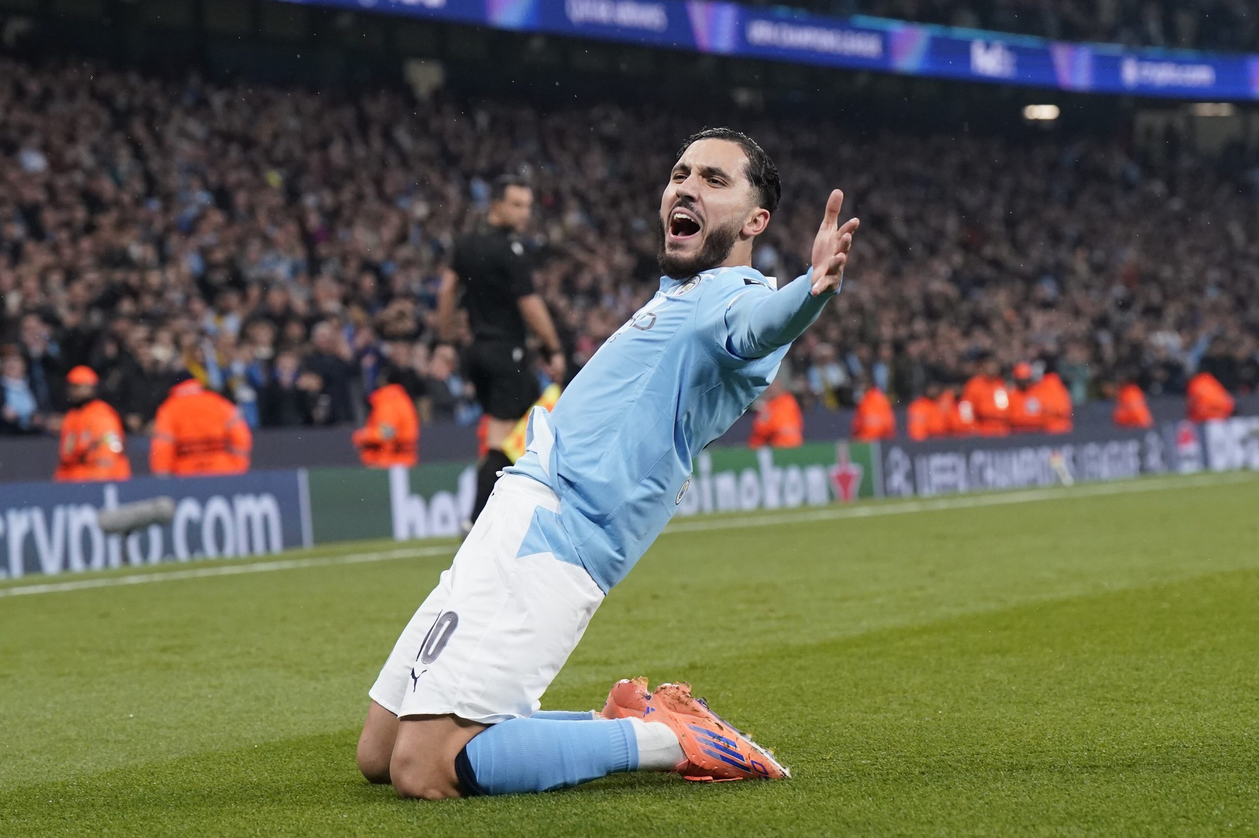 Rayan Cherki premier but en Ligue des Champions - Manchester City