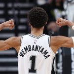 Record historique des Spurs: Wembanyama et Castle en triple-double