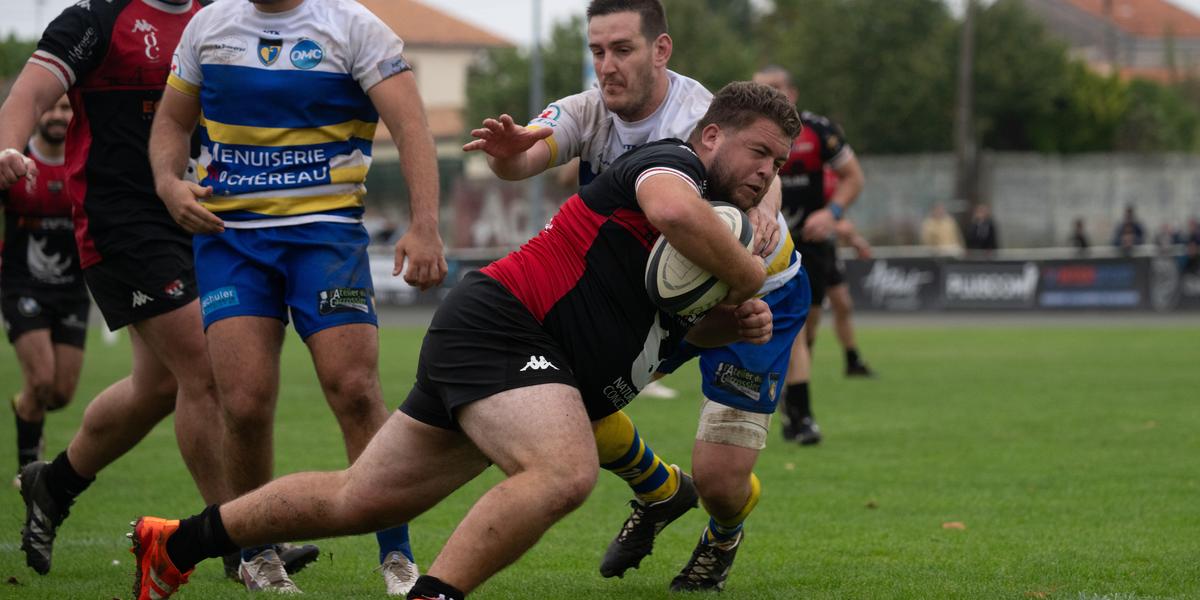 Rugby Fédérale 3 : Rochefort vs Saintes, un derby captivant !