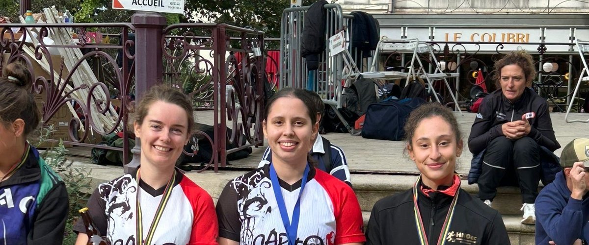 Inès Pinna brille au championnat de France de course d'orientation sprint